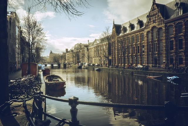 5. Nejlepší časy na návštěvu Amsterdamu: Jak vyhnout se turistickým davům